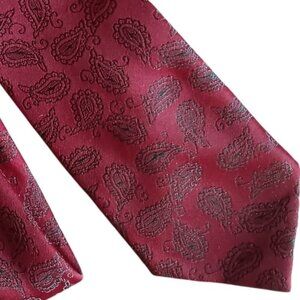 Vintage Necktie Burgundy Paisley Tie For Men 54" 2.5" wide 1970's